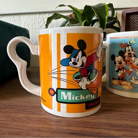 Vintage Lot of 3 Mickey Mouse Mugs - Picture 7 of 8